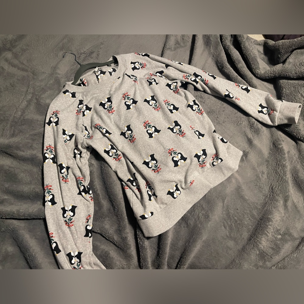 Grey penguin pajama set size medium